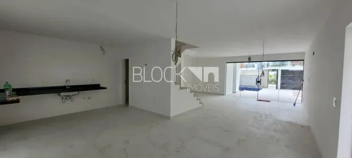 Recreio dos Bandeirantes | Casa de Condomínio 3 quartos, sendo 3 suites