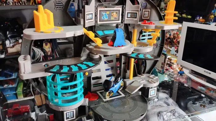 Bat caverna Imaginext acompanhe um Batman na moto e uma moto