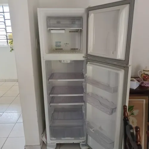 Geladeira Electrolux DF35A