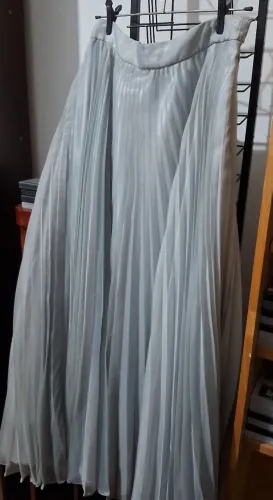Saia plissada para festa.