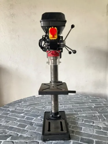 Somar Furadeira de Bancada 1/2HP 12 Velocidades 5/8"