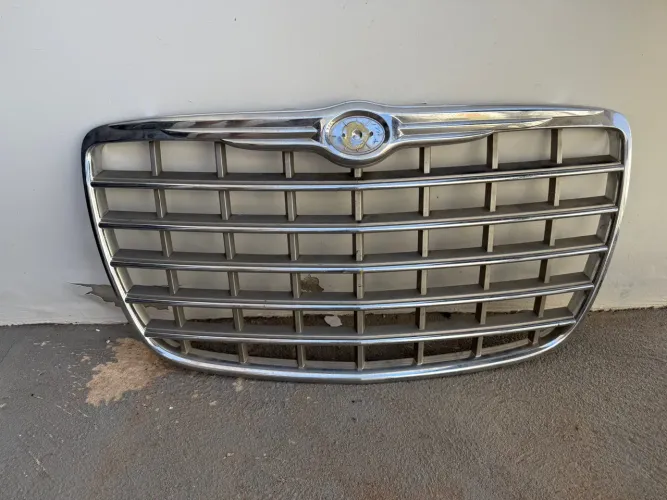 Grade frontal 300c Chrysler v6