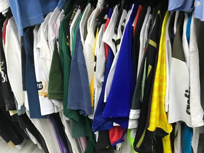 Kit com 5 camisas Polo tamanho G seminova