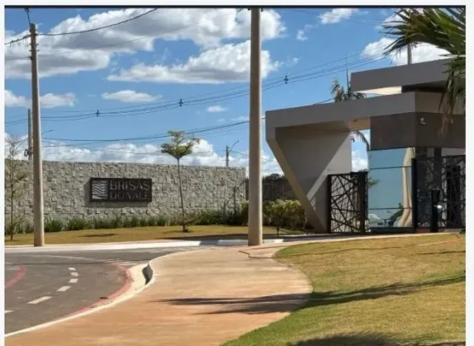 Vendo ou troco ágio de lote no condomínio fechado Brisas do Vale - Valparaíso de Goi
