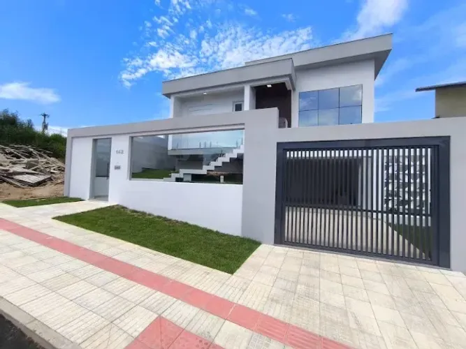 Casa NOVA 3 dorm EXCELENTE QUALIDADE local bom pertinho de tudo ACEITA parcelamento direto