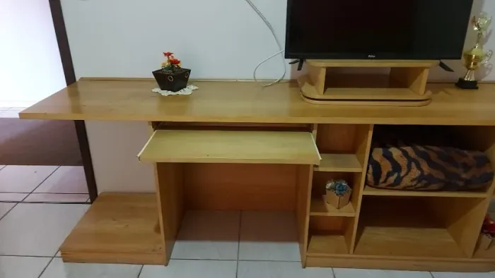 rack estante de madeira maciça R$ 590