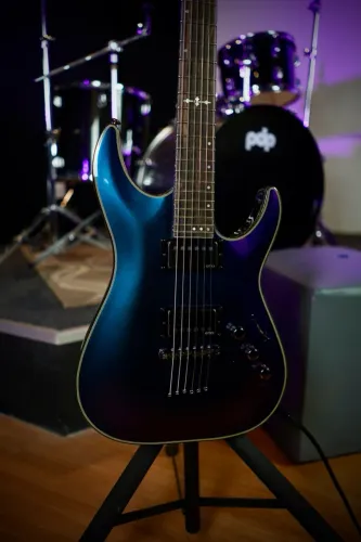 Guitarra Schecter Hellraiser Hybrid C1