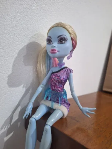Abbey Bominable City of Frights Monster High 