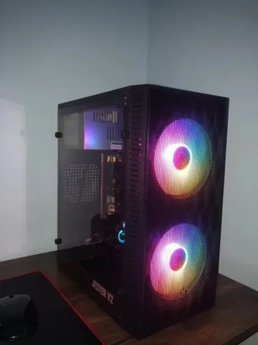 Pc gamer Intel i3 3770 16gb Rx 560 4gb