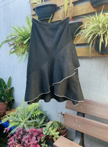 saia le lis blanc preta babados