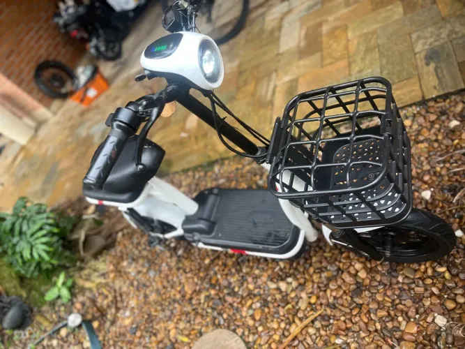 Scooter Elétrica com Cesta - entrega grátis bateria nova