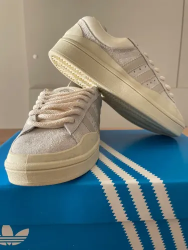 Tênis Adidas Bad BUNNY off unissex