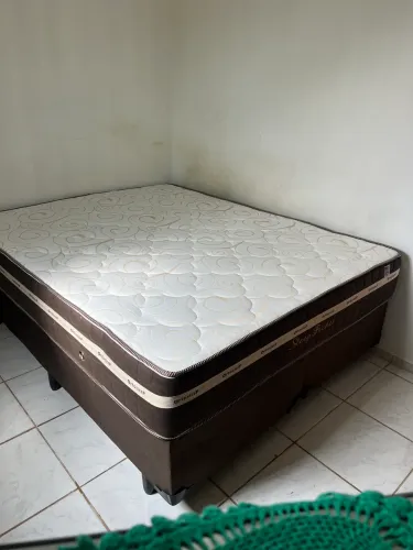 Cama box molas ensacadas king conjunto novos