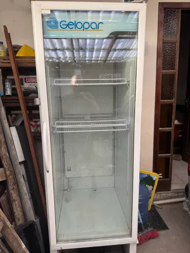 Vendo geladeira espositora vertical 