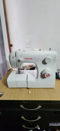 Maquina de costura singer