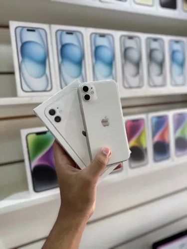 iPhone 11 Branco - 64 gb - com caixa 