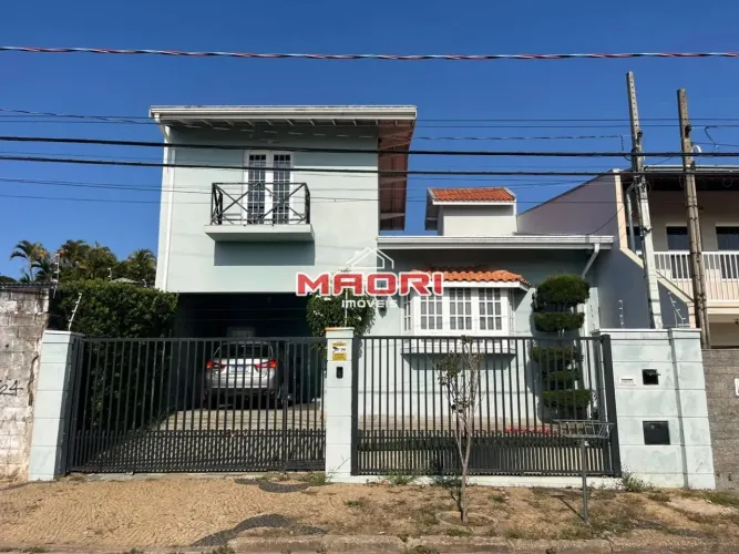 Casa à venda no bairro Vila Santo Antônio em Valinhos