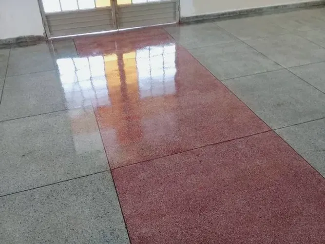 Piso Granilite com ótimo acabamento