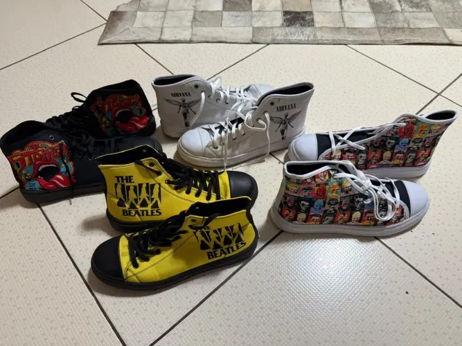 Tênis de bandas de Rock