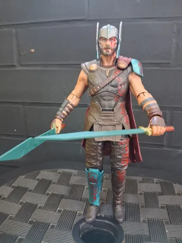 Marvel Select Thor Ragnarok 20cm