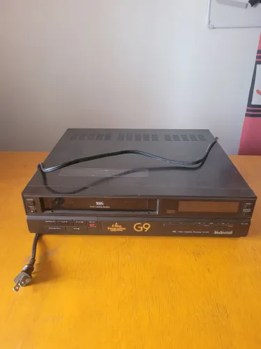 Reprodutor e gravador VHS National
