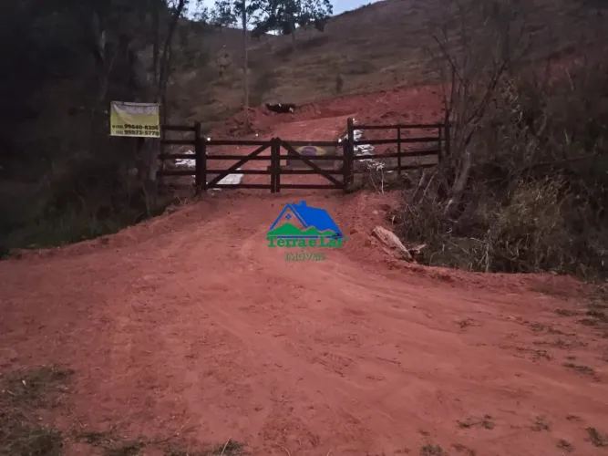 Terreno à venda na área rural de Alagoa, MG