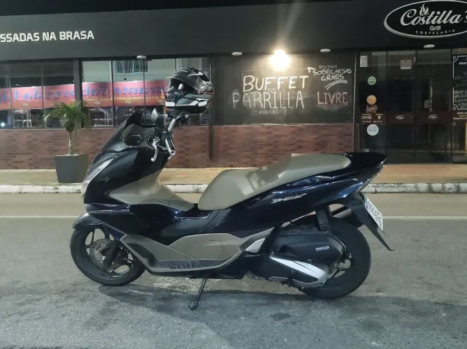 Nova PCX DLX 2025 praticamente zerada