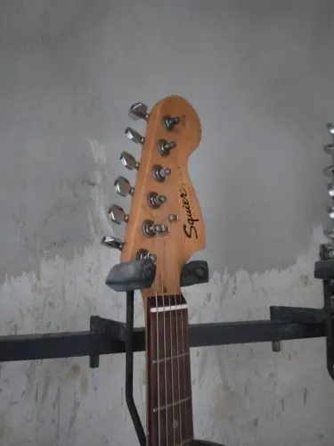 Squier  affinity Fender 
