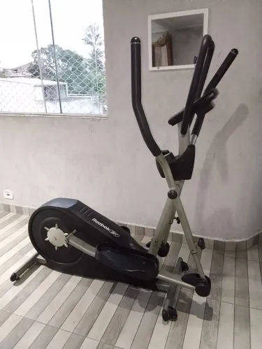 Elíptico Reebok leia a descrição !!