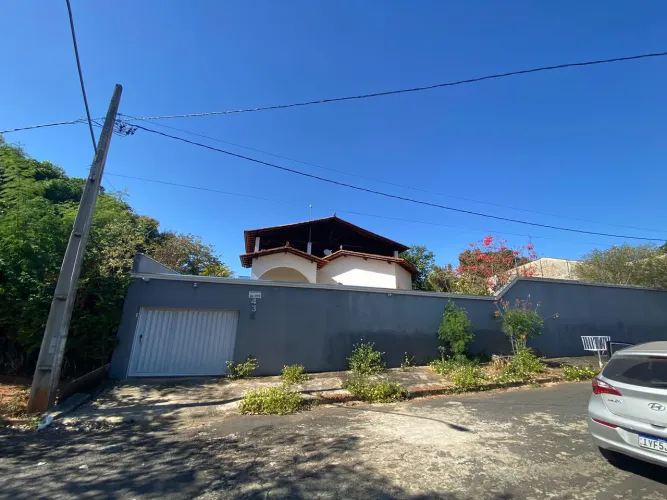 Casa no Bairro Jaraguá 1 em um terreno de 1470