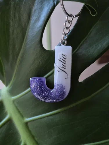 Chaveiro de resina letra inicial + nome