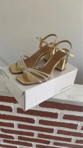 Sandália Dourada com Strass 37