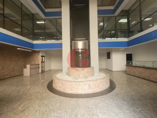 Prédio comercial para locação com 21.100 m² de terreno e 9.600 m² construídos- Palmeiras d