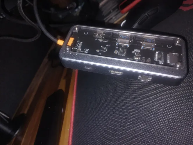 Hub 8 em 1 tipo C Thunderbolt 4 , com portas USB, HDMI e Leitor de Cartão