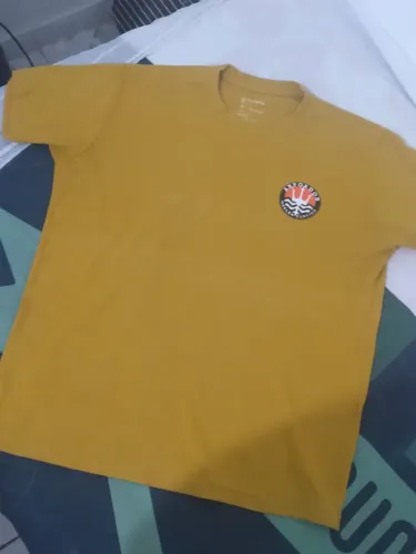 4 camisas masculinas 20 reais