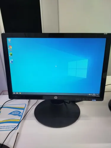 Monitor HP com regulagem de altura