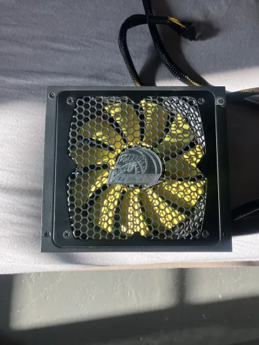 Fonte 850W Akasa Venom Power - Semi modular - PFC Ativo - 80 PLUS® Gold - AK-PA085AM03-BR