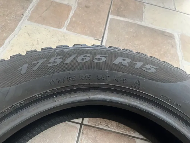 Pneu Pirelli 175/65 R15