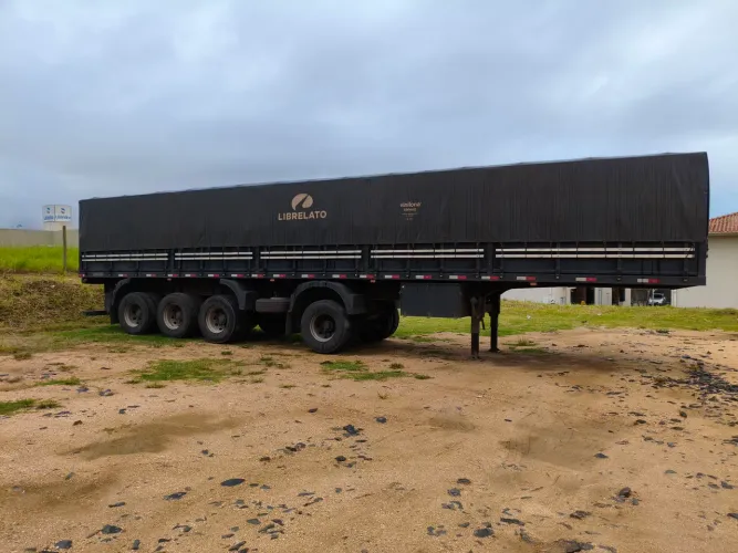 Carreta graneleiro