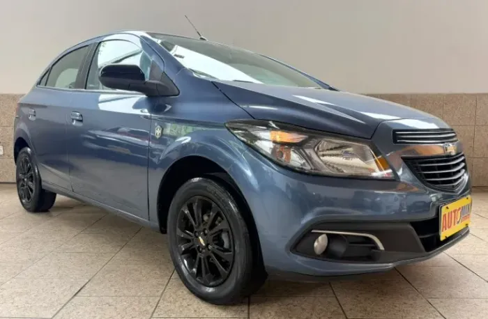 Chevrolet Onix Hatch Selecao 1.0 8V Flex Mec. 4P 2015