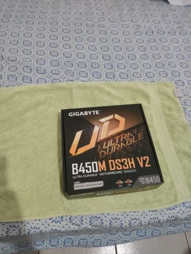 Placa mãe gigabyte b450m ds3hv2