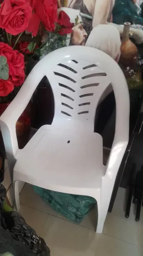 CADEIRAS DE PLÁSTICO SEMINOVA