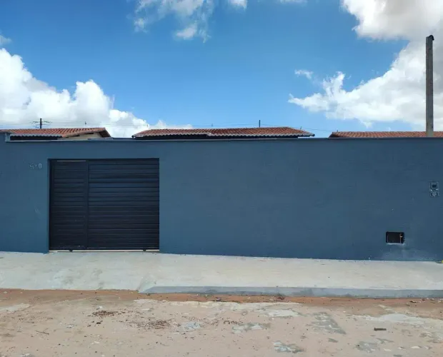 Casa térrea para venda possui 70 metros quadrados com 2 quartos - Mossoró - RN
