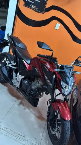 Cb 300f 2025 conservadíssima