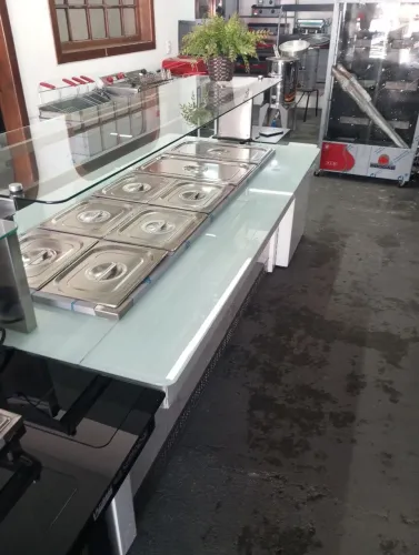 NZ. Buffet refrigerado 2 metros Gelopar 