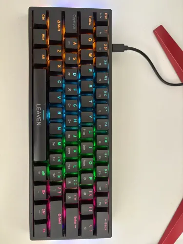 Teclado Mecânico LEAVEN KG20 RGB 61 Teclas - Excelente Estado