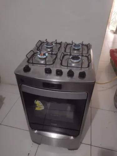 Fogão consulta inox 4 bocas funcionando