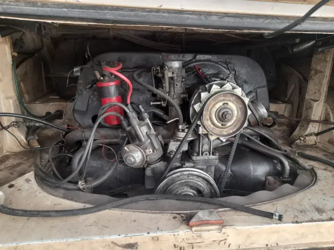 Motor de kombi i caixa di maicha 
