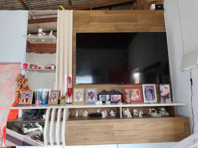 Vende-se esse painel e essa tv