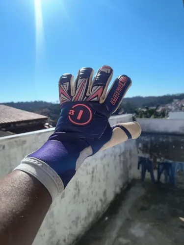 Vendo luva de goleiro N1 e raptor